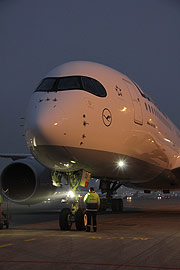 Lufthansa Airbus A350-900 D-AIXA - erste Landung auf dem Heimatflughafen München am 21.12.2016 (gFoto: Marikka-Laila Maisel)